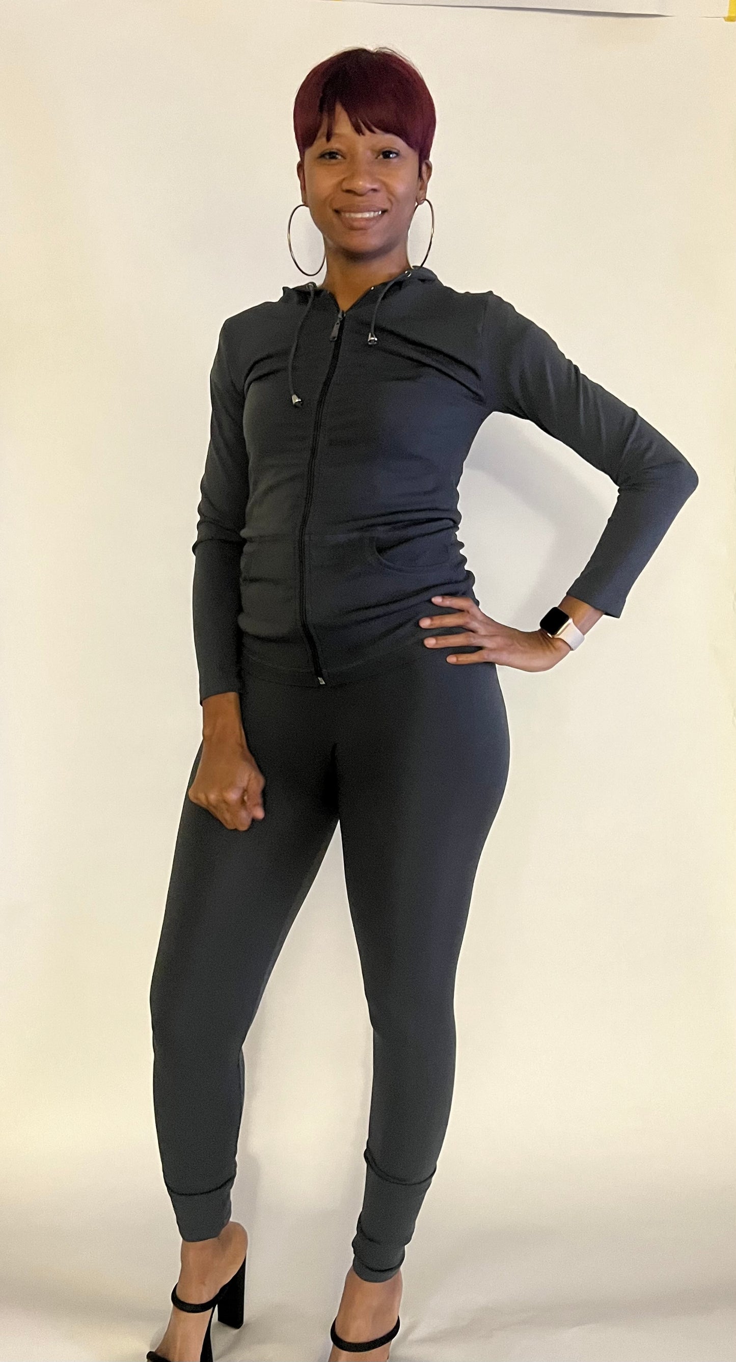 CHARCOAL SEAMLESS JACKET AND LEGGINGS SET